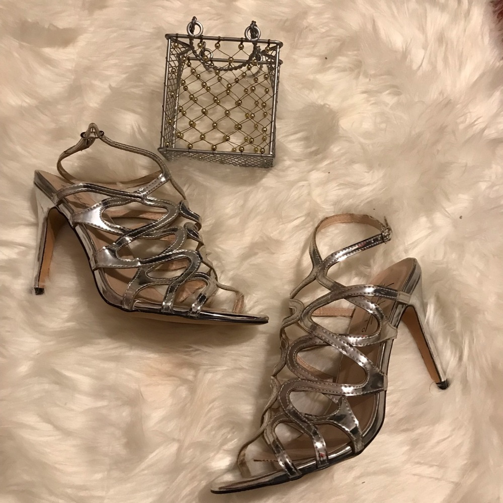 NICOLE MILLER  Silver strappy pattern heel